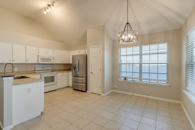 Building Photo - 19 Aquinnah Dr