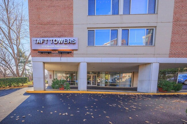 Photo - 1210 N Taft St (Arlington, VA) Apartment