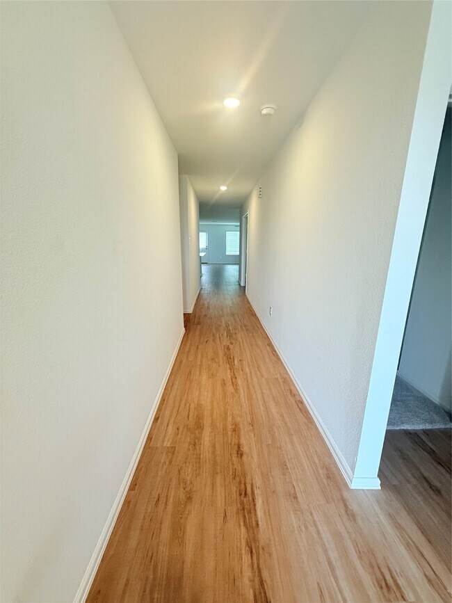 Foto del edificio - 702 Pleasant Pt Dr