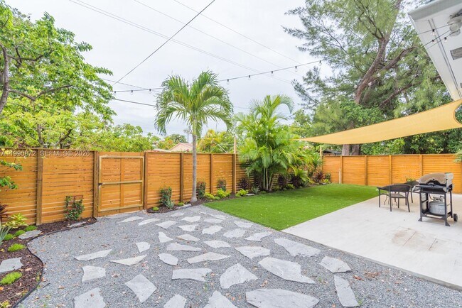 Foto del edificio - 44 NW 40th St