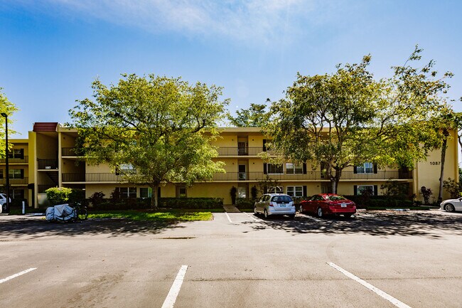 Foto del edificio - 1087 Forest Lakes Dr