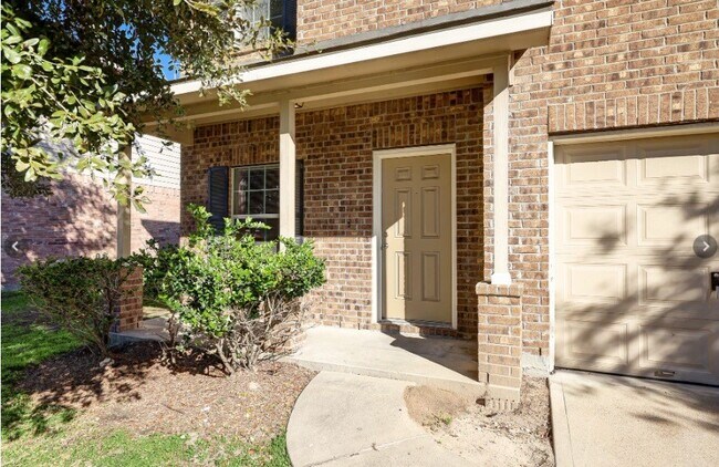 Foto del edificio - 5206 Westwood Pines Dr