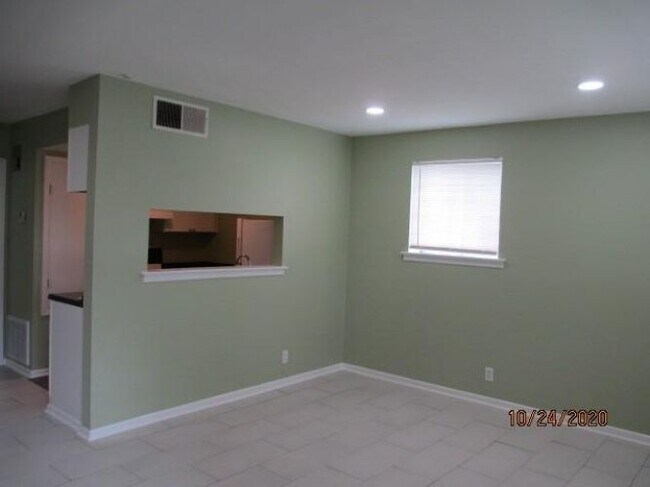 Building Photo - 1135 Jackson Ave