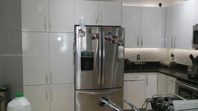 Foto del edificio - 2727 Treasure Cove Cir