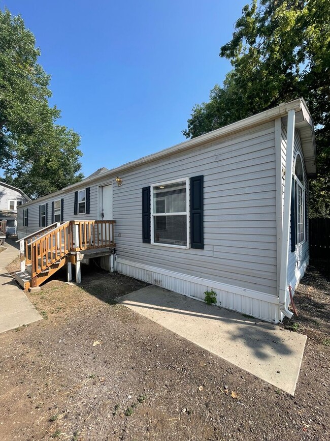 Building Photo - 333 N Meldrum St