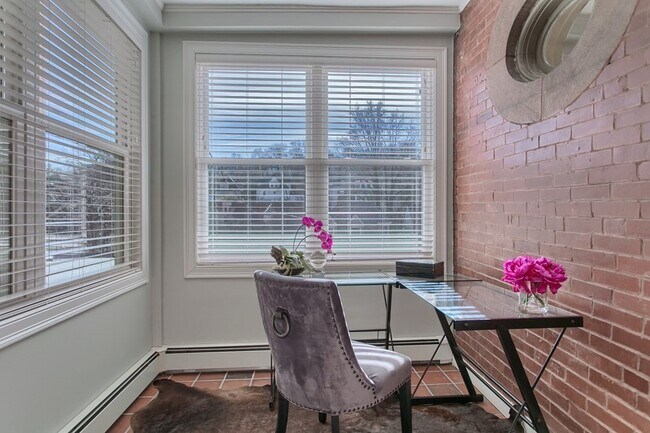 Foto del edificio - 1577 Beacon St