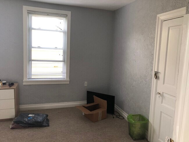 Building Photo - 3856 Alexis St