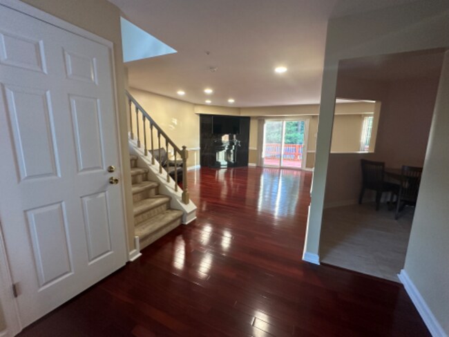 Building Photo - 1640 McNelis Dr