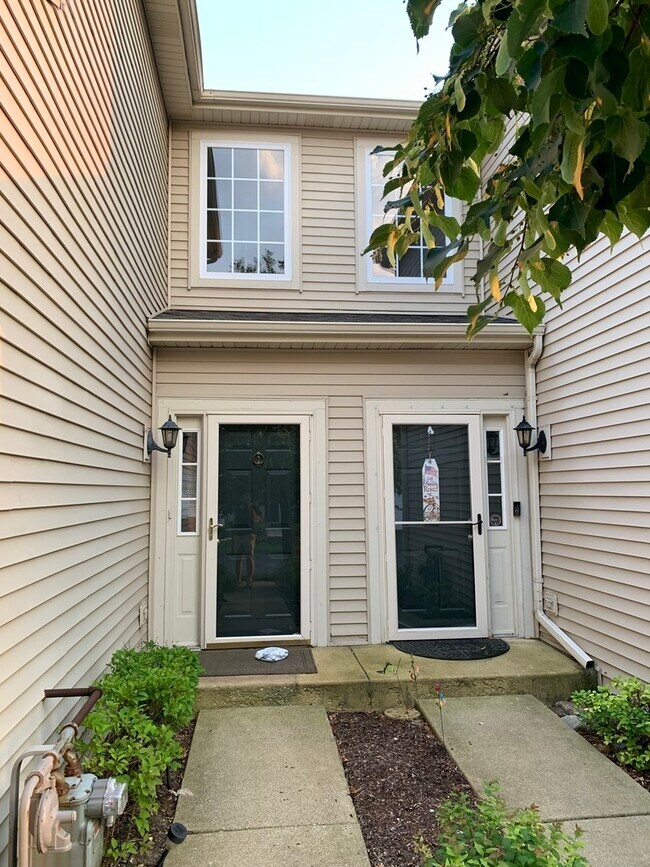 17630 Gilbert Dr, Lockport, IL 60441 Townhome Rentals in Lockport IL