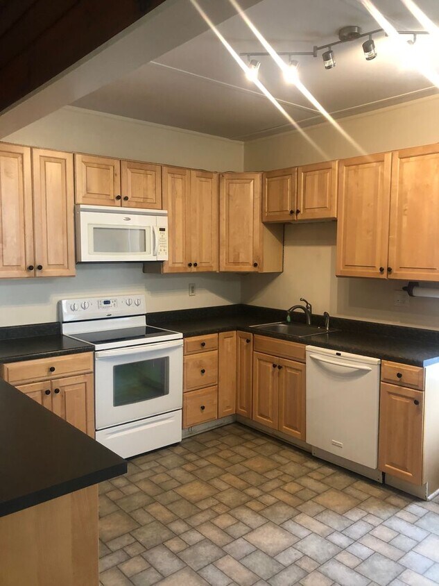 Foto principal - 913 N Duke St