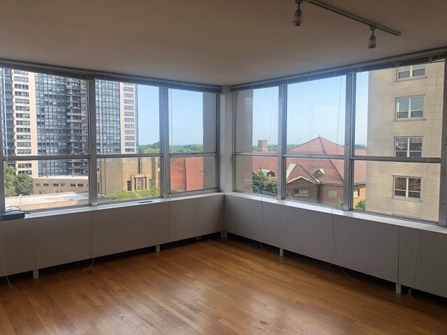 Building Photo - 655 W Irving Park Rd