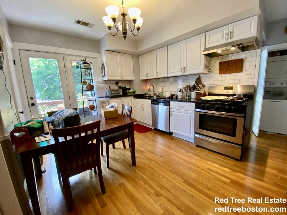 Primary Photo - 56 Jackson St