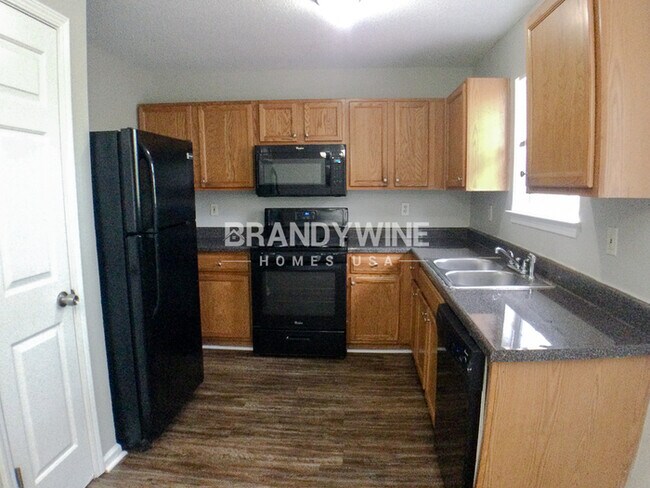 Foto del edificio - NEW Lower Rental Rate Leasing Special: Mar...