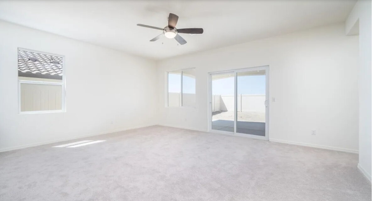 Foto del edificio - Newer Construction property in Southwest Bakersfield.