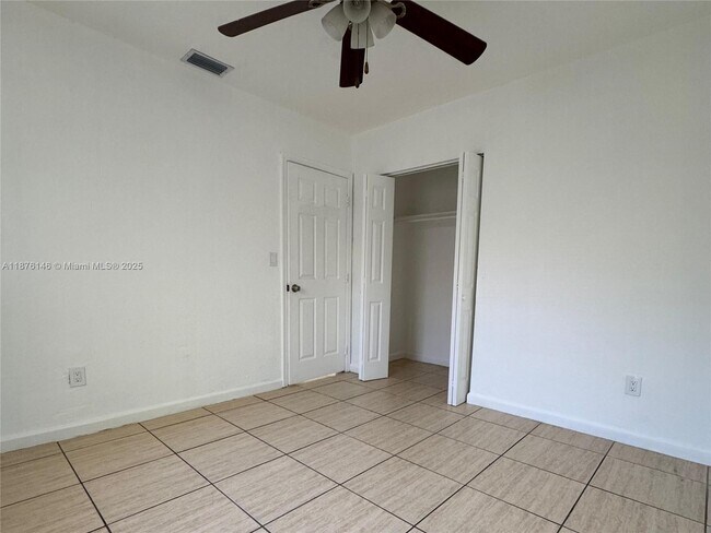 Foto del edificio - 713 SW 44th Ct