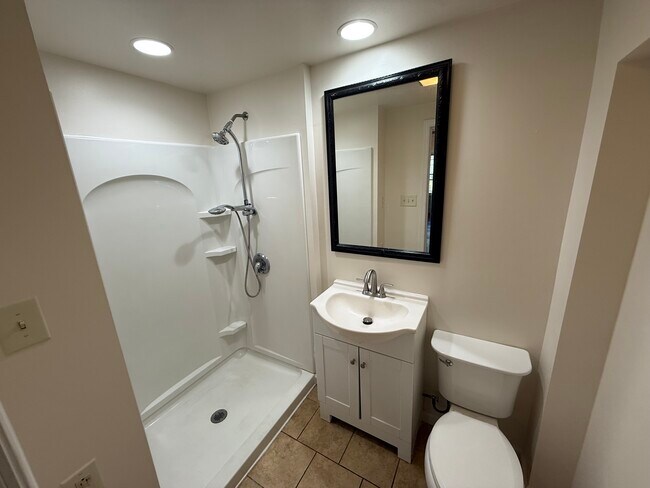 Baño - 229 East Main Street