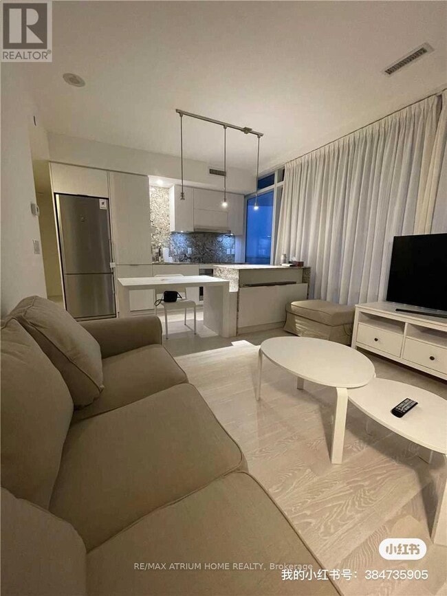 Photo du bâtiment - 1 Bloor St E