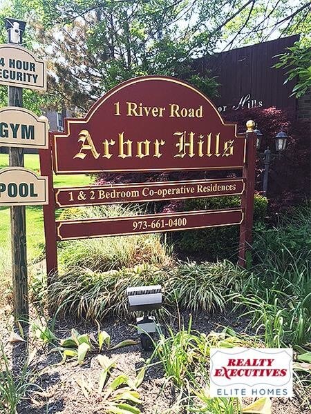 Primary Photo - 11 River Rd