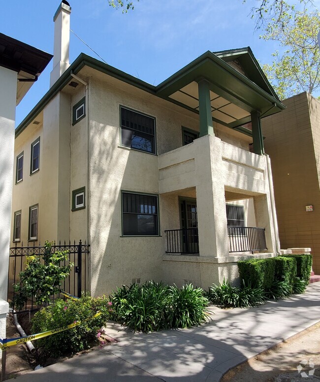 Capitol Mansions Apartments for Rent with Hardwood Floors Sacramento, CA 1 Rentals