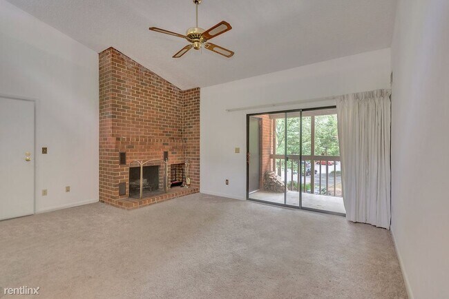 Foto del edificio - 2 br, 2 bath House - 123-12 Turtle Creek Rd