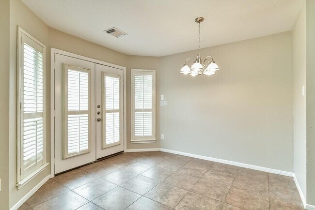 Foto del edificio - 4922 Bryant Ridge Rd