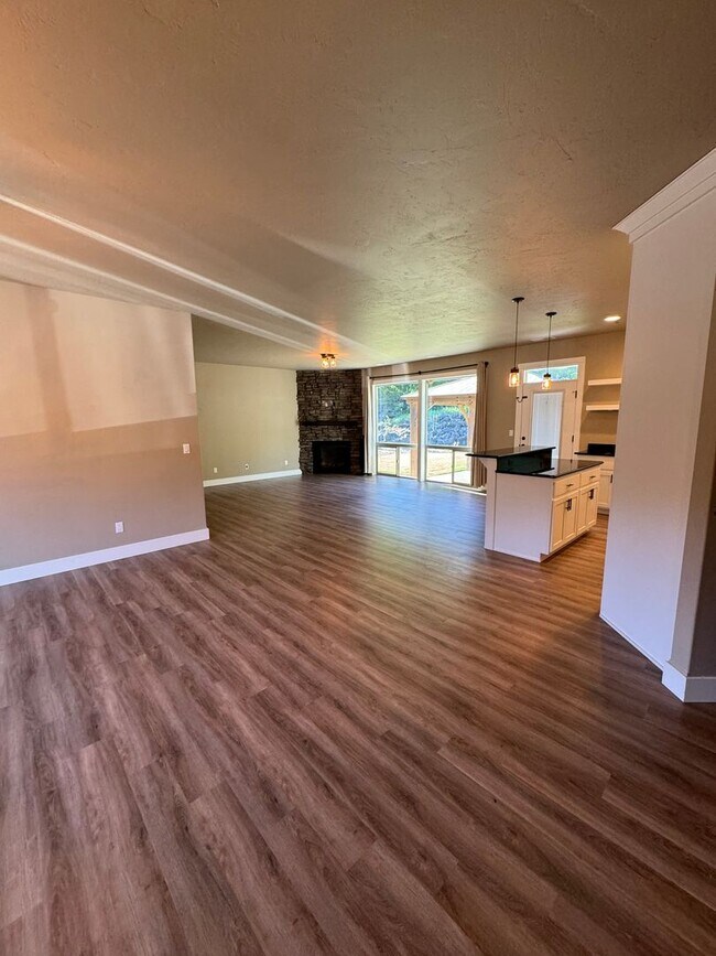 Foto del edificio - Newer Winchester 4 bedroom 2 bath home