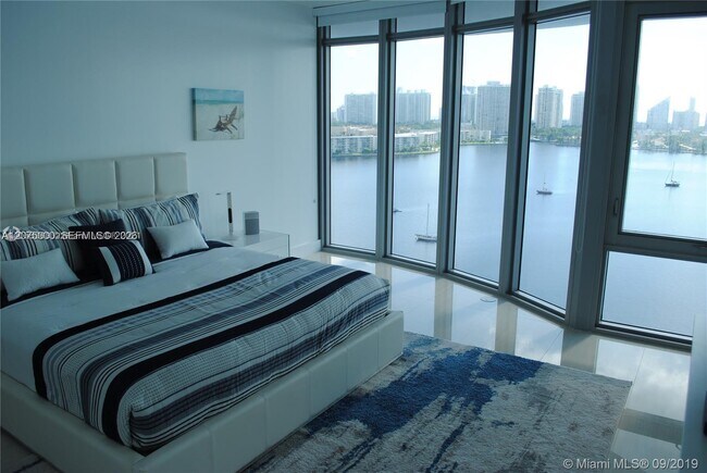 Foto del edificio - 17301 Biscayne Blvd
