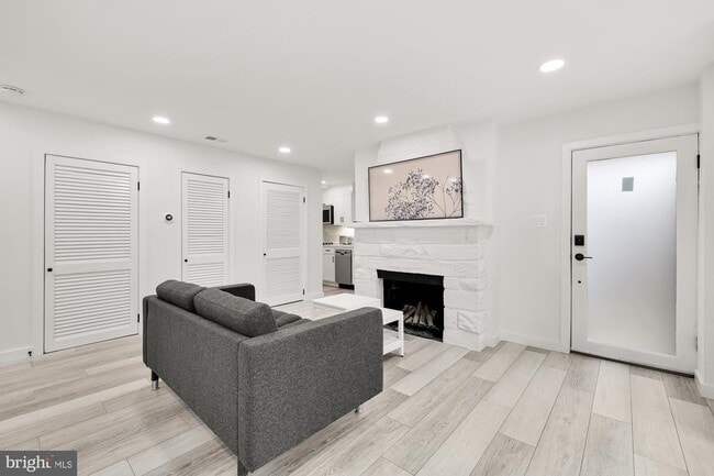 Building Photo - 1821 19th St NW