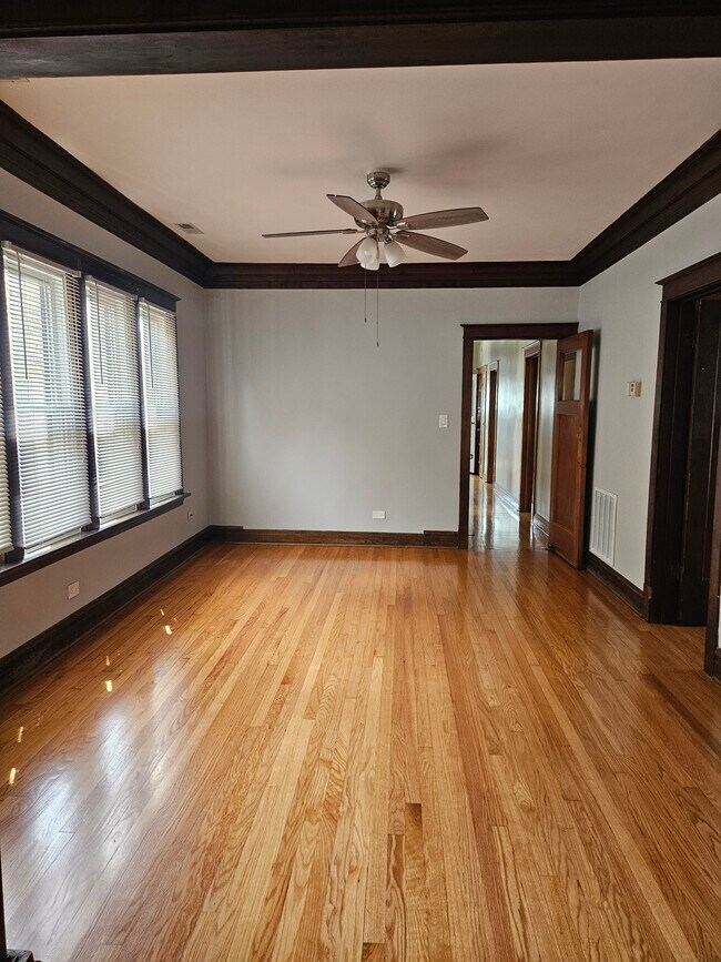 Foto del edificio - 2954 N Keating Ave