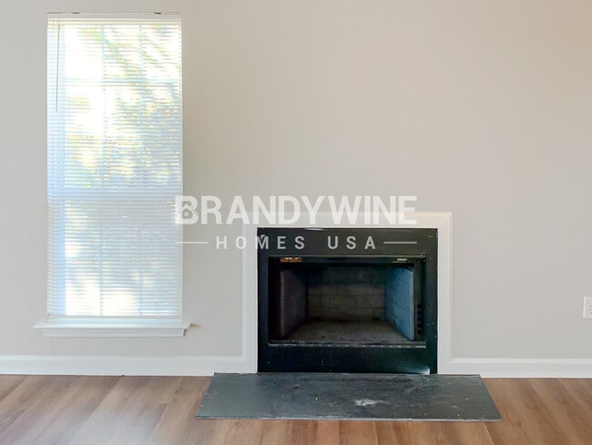 Building Photo - 425 Hannah Dr