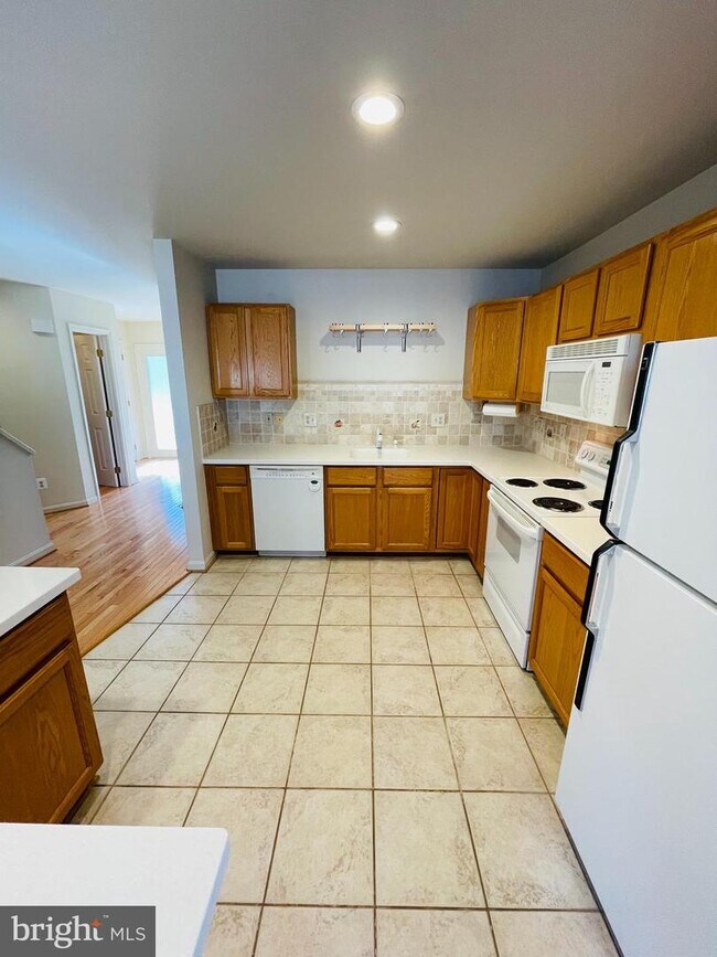 13120 misty glen ln fairfax va 22033 townhouse for rent in fairfax va apartments com