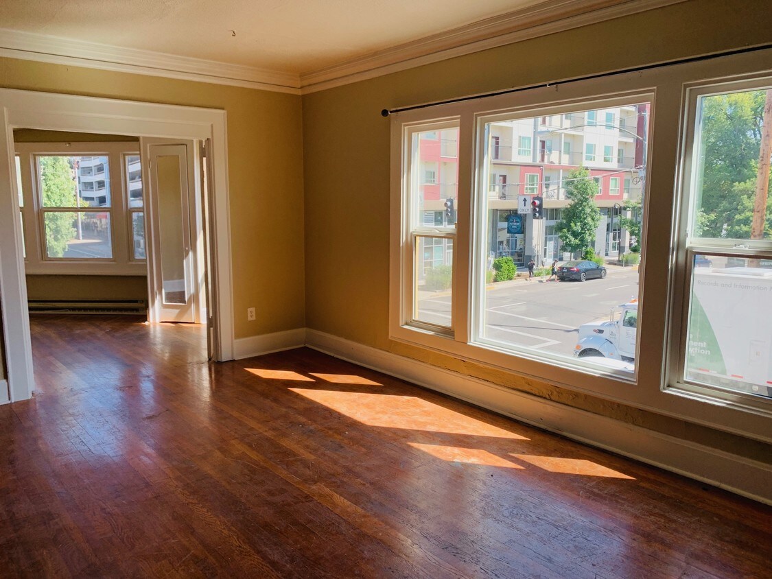 Foto principal - 583 E 13th Ave