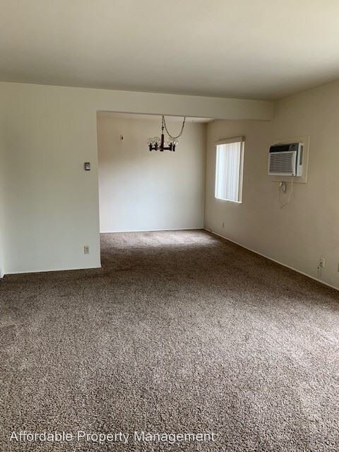 Building Photo - 461 E Algrove St