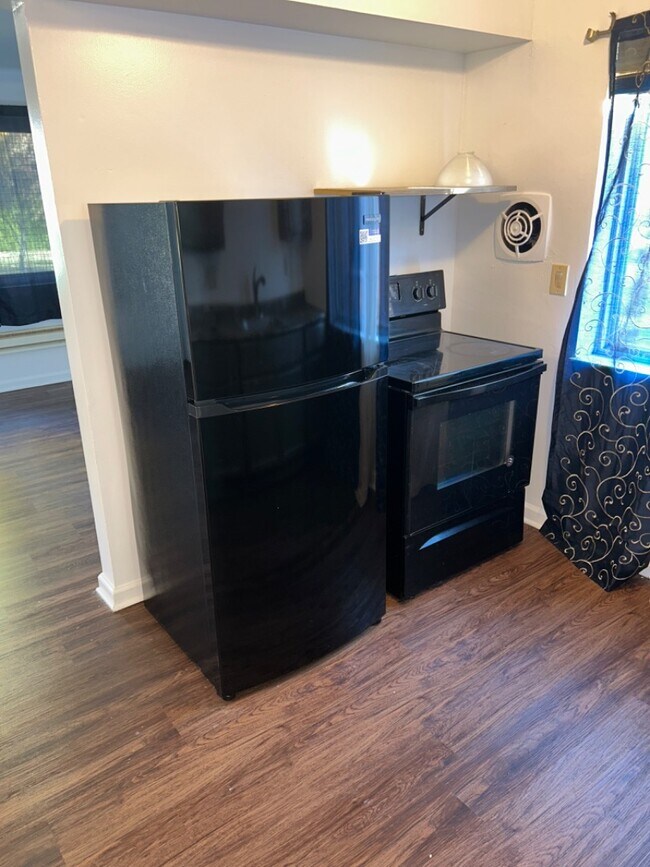 Foto del edificio - 2613 Chesterfield Ct