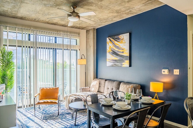 Foto del edificio - 333 E Roosevelt St