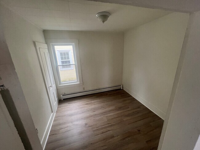 Foto del edificio - 75 1/2 Kinsley St