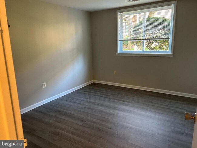 Building Photo - 4592 Conwell Dr