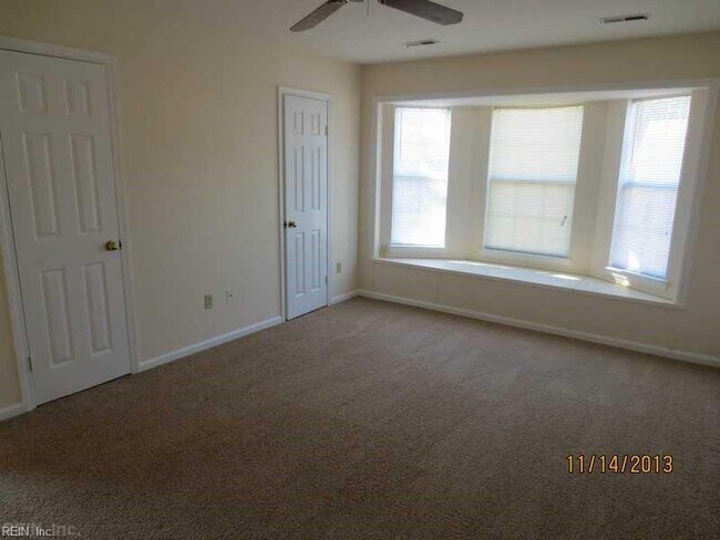 Foto del edificio - 108 Heather Way
