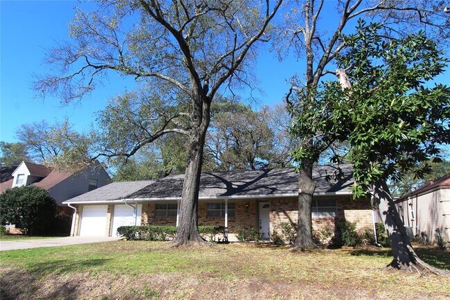 Foto del edificio - 10038 Briarwild Ln