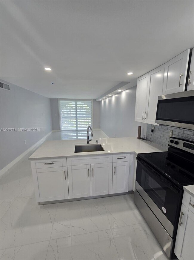 Foto del edificio - 9440 Fontainebleau Blvd