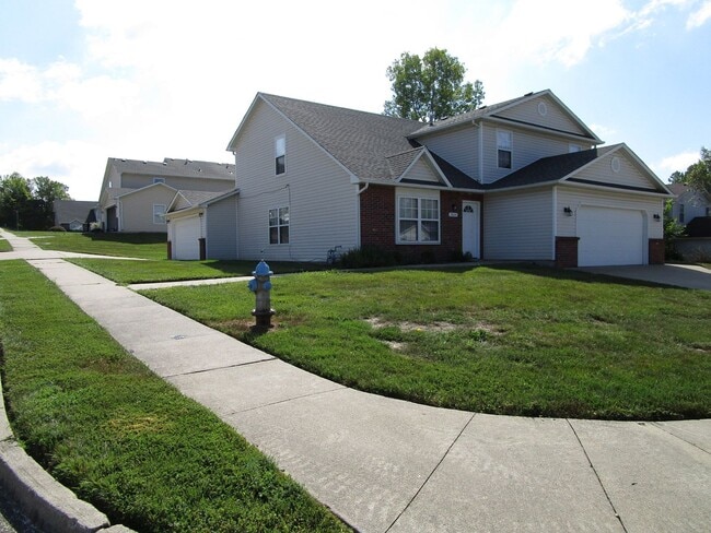 Building Photo - 5004-5006 Carrie Ridge Dr.