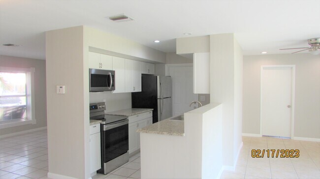 Foto del edificio - 309 SE Bayview Terrace