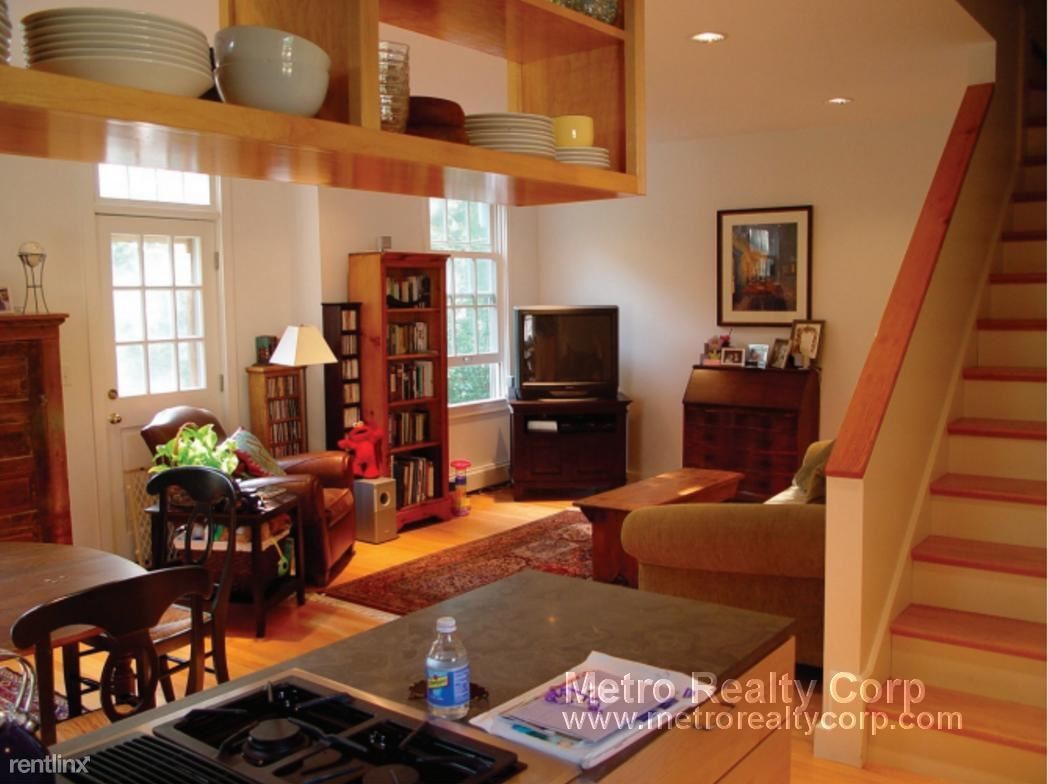 Primary Photo - 74 Davis Ave
