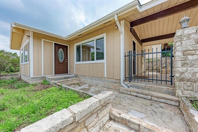 Building Photo - 6301 Forest Hills Dr