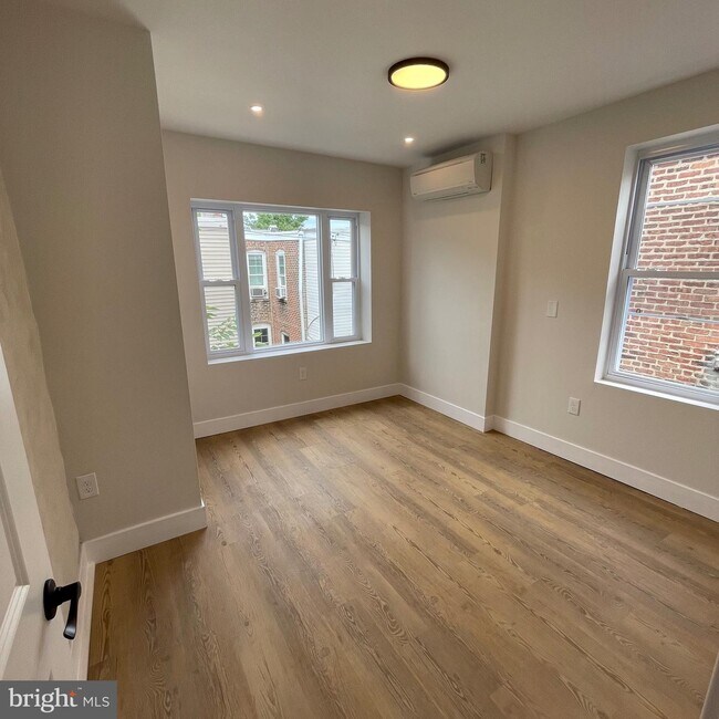 Foto del edificio - 4015 Brown St