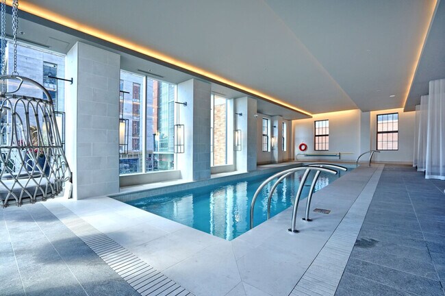 Photo du bâtiment - 1255 Rue Saint-Jacques