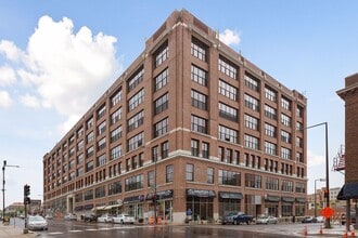 Building Photo - 500 Robert St N