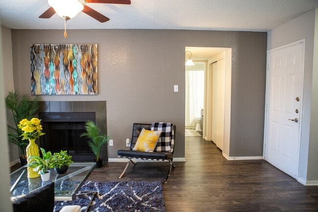 Building Photo - Azur