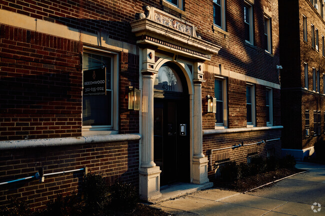 Building Photo - The Ivy