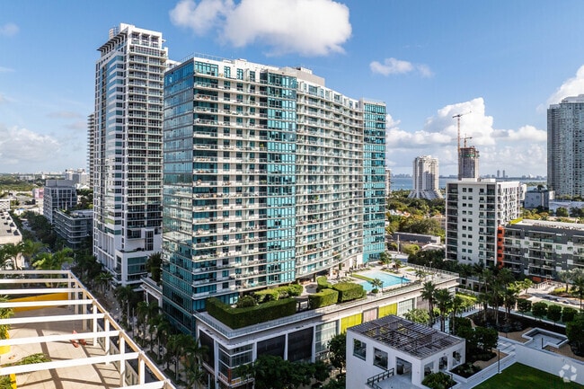 Building Photo - Midtown 5